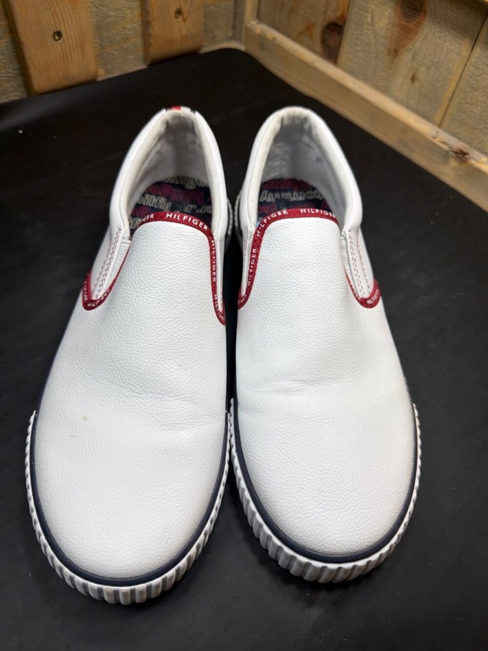 Tommy Hilfiger Womens 8.5 M White Slip On Sneakers TWEASTIN2 Red Trim Shoes - Picture 3 of 8